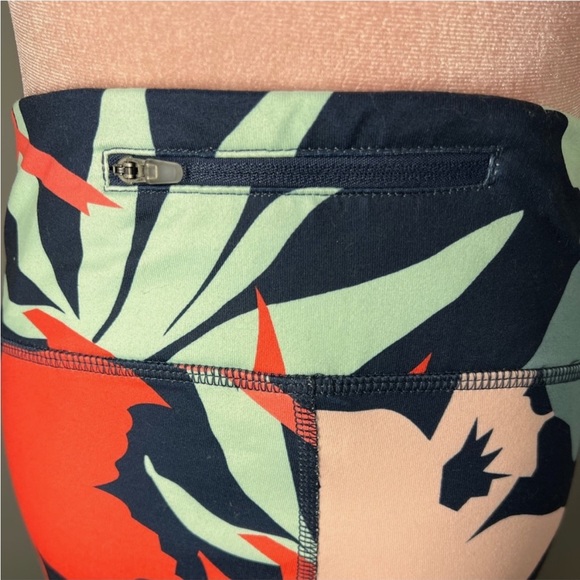 EUC Champion High Waist Printed Leggings - Picture 7 of 9